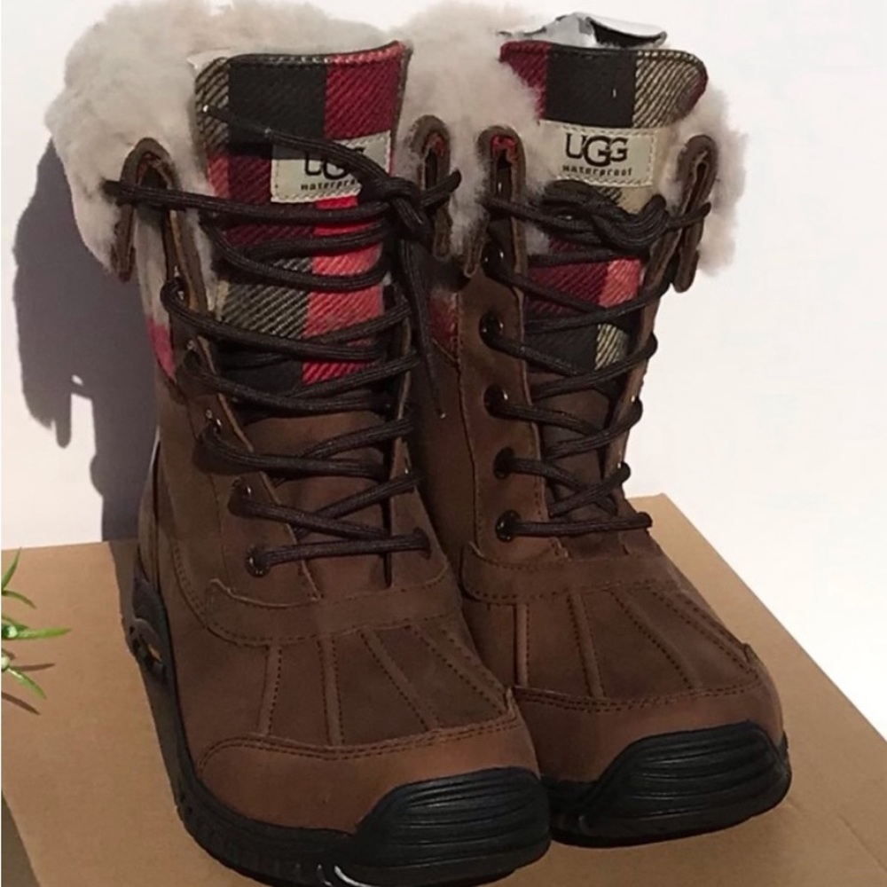 UGG Adirondack Boot II Plaid.                           Like new-Only worn once